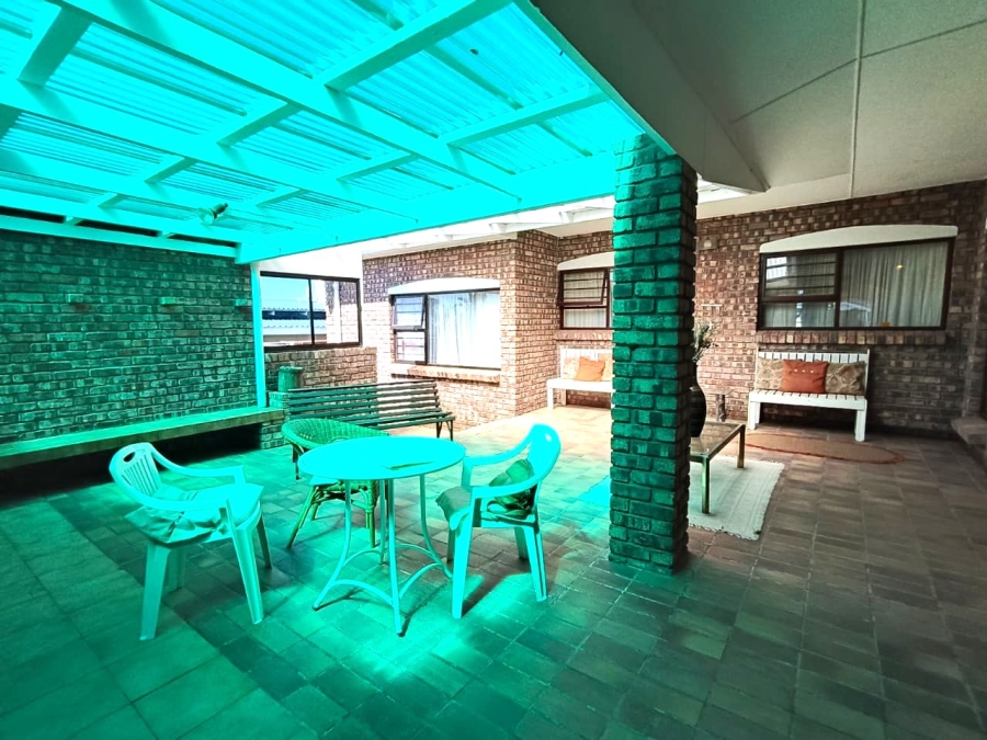 3 Bedroom Property for Sale in Jeffreys Bay Central Eastern Cape